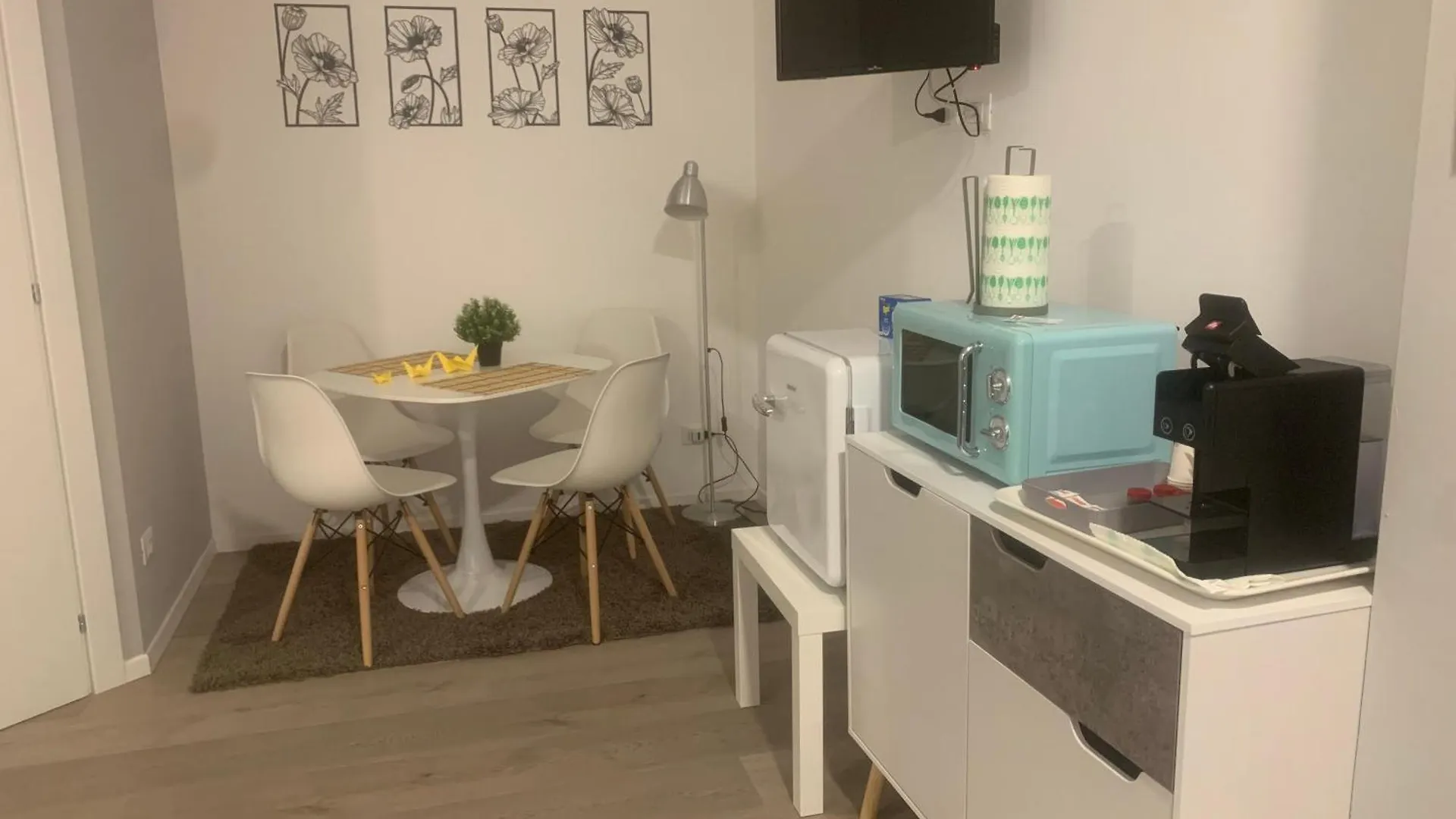 Onlyroomsrho